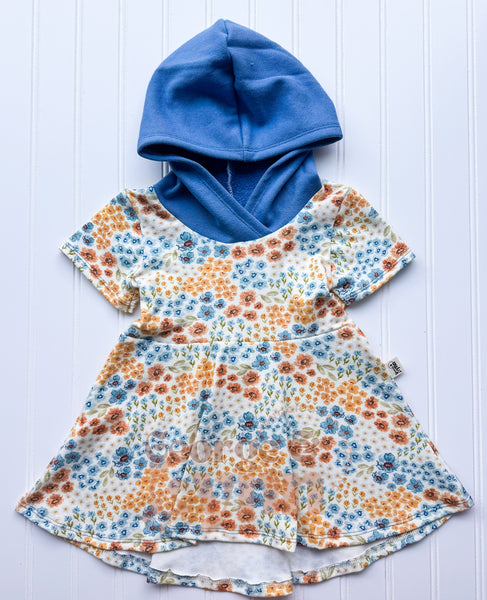 Grow With Me Hooded Hi-Low Wildflowers Peplum – Short Sleeve